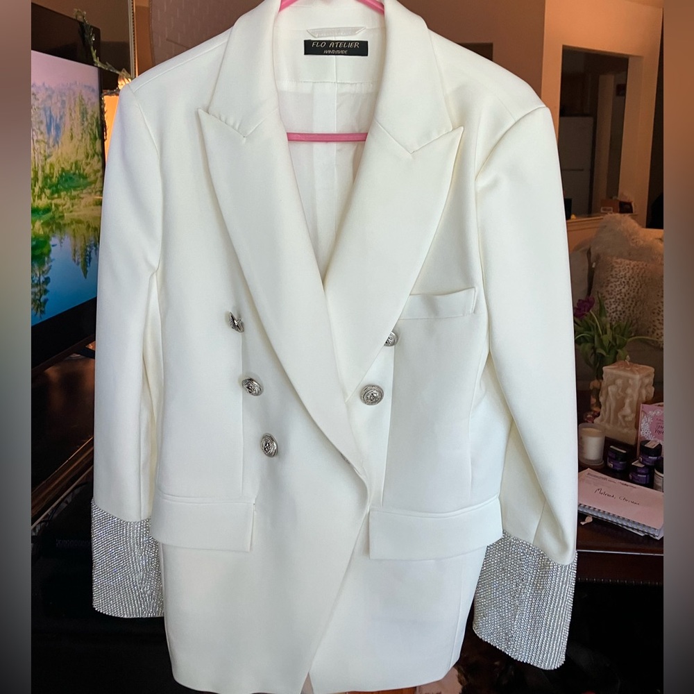 White embellished blazer M